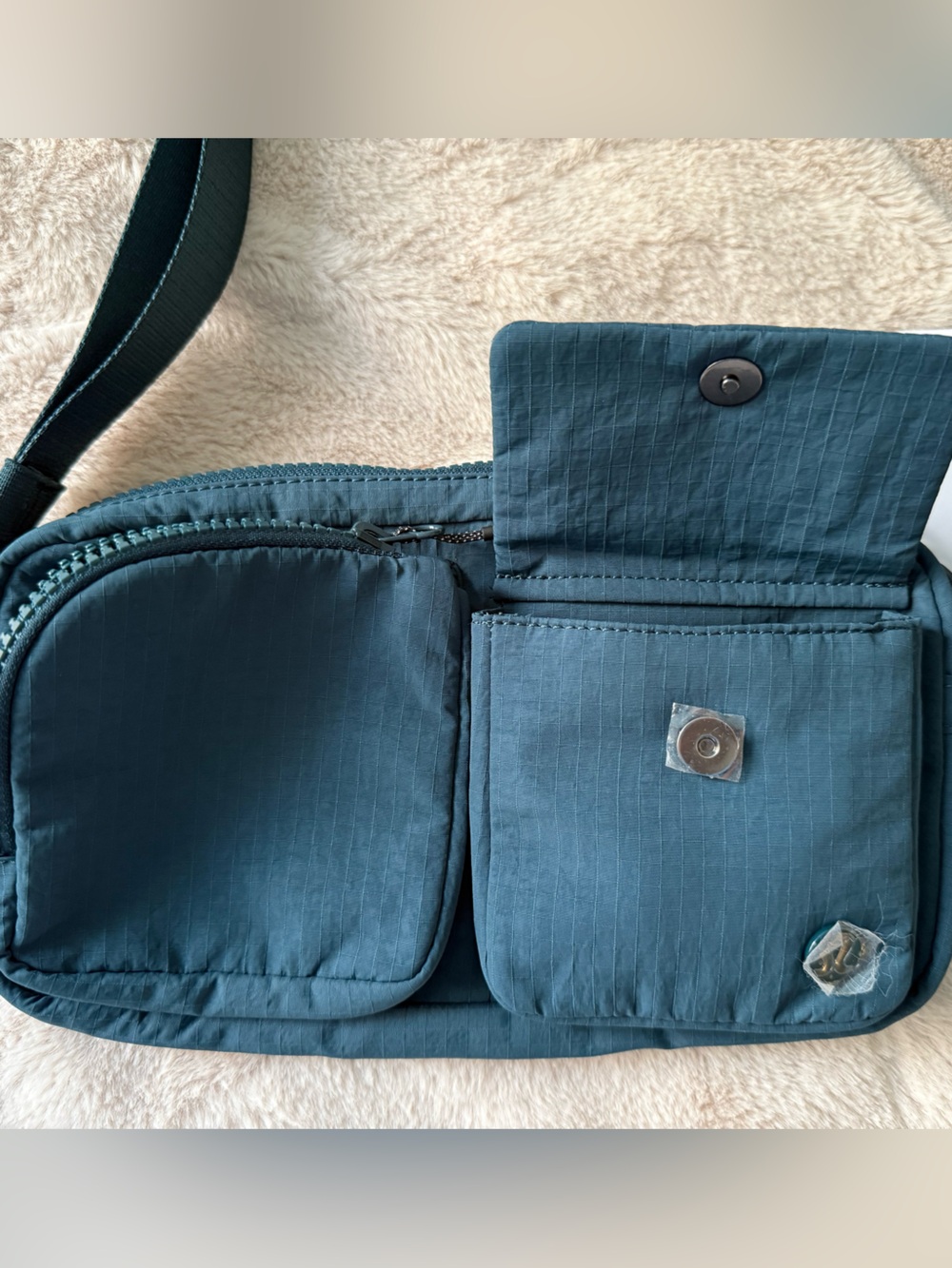 NWT Lululemon Multi-Pocket Crossbody Teal - Picture 9 of 11